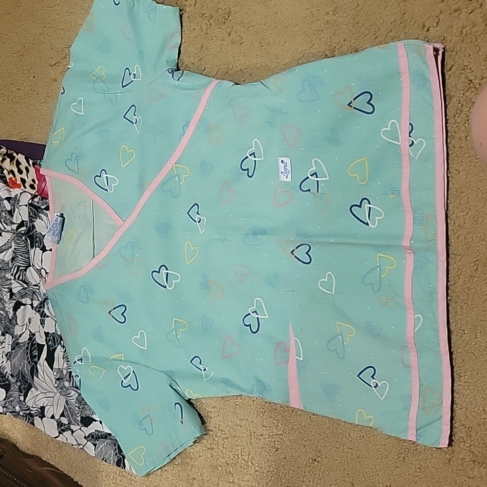 Liana scrub top SMALL